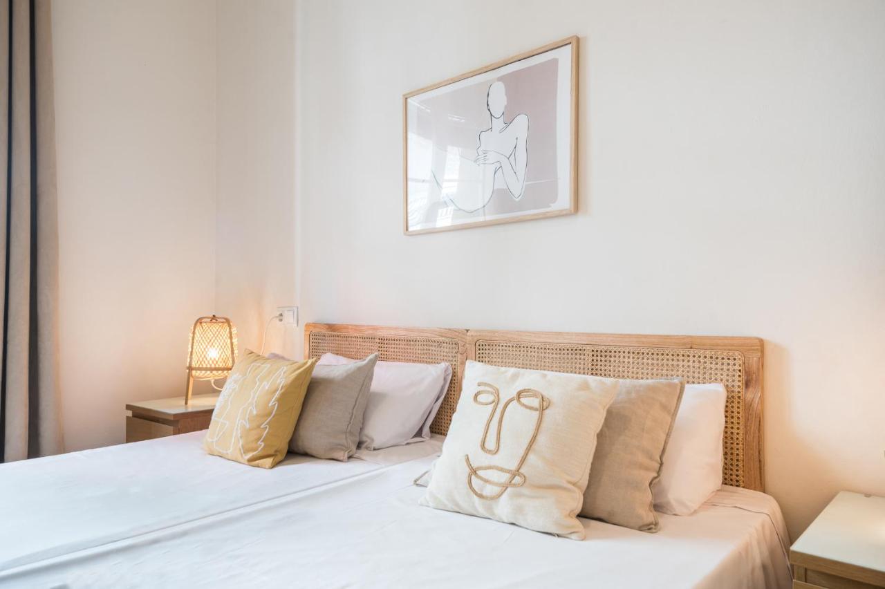 Leilighet Cozy With Sunny Terrace In The Heart Of Gracia Barcelona